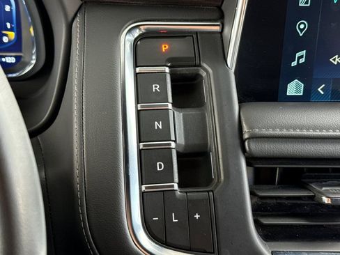 Used 2024 Chevrolet Suburban LT image 34