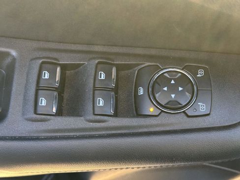 Used 2024 Ford Edge SEL image 11