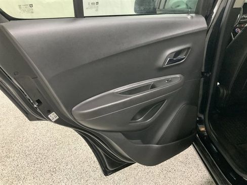 Used 2019 Chevrolet Trax Premier w/ Midnight Edition image 19