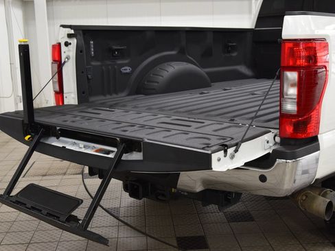 Used 2022 Ford F350 Lariat w/ Lariat Ultimate Package AWD/4WD image 22