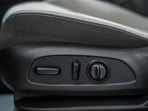 Used 2021 Chevrolet Equinox LT image 35