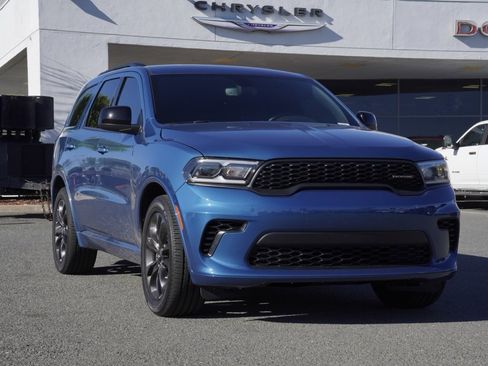 Used 2025 Dodge Durango GT w/ Blacktop Package image 2