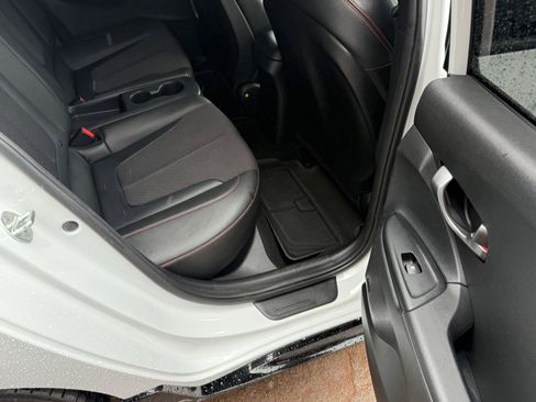 Used 2020 Hyundai Veloster Turbo FWD image 15