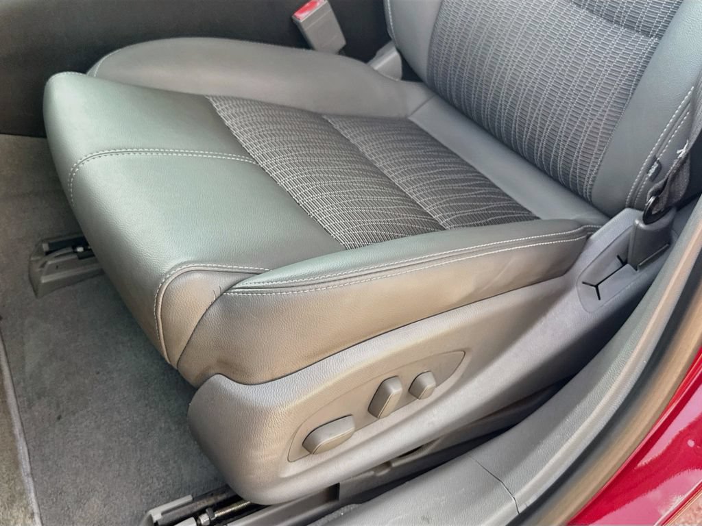 Used 2014 Chevrolet Impala LT w/ Convenience Package FWD image 21