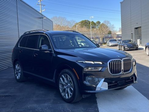 Used 2023 BMW X7 xDrive40i w/ Executive Package image 6