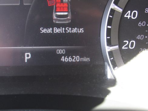 Used 2023 Toyota Highlander LE FWD image 26