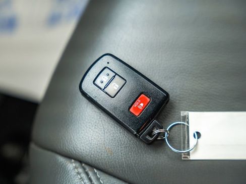 Used 2019 Toyota Tacoma TRD Sport image 43