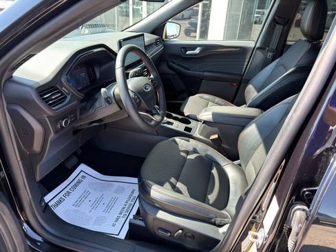 Used 2025 Ford Escape ST-Line w/ Equipment Group 301A FWD image 13