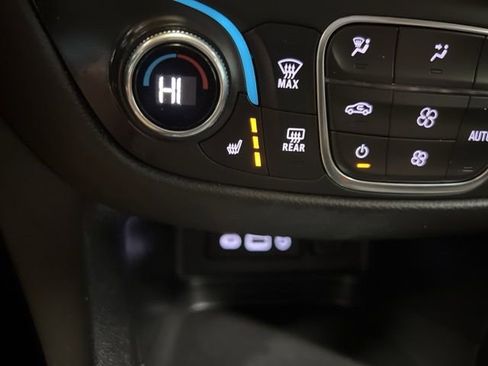 Used 2023 Chevrolet Equinox LT image 32