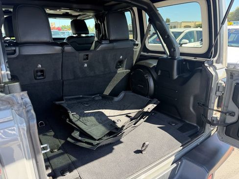 Used 2021 Jeep Wrangler Unlimited Rubicon w/ Trailer Tow Package AWD/4WD image 32