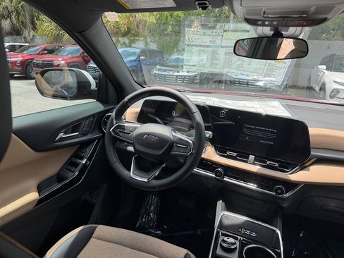 New 2025 Chevrolet Equinox ACTIV w/ Convenience Package III FWD image 23