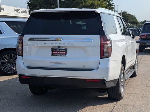 Used 2024 Chevrolet Suburban LT RWD image 4