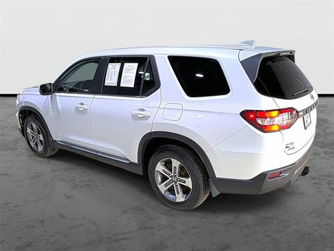 Used 2024 Honda Pilot EX-L image 2