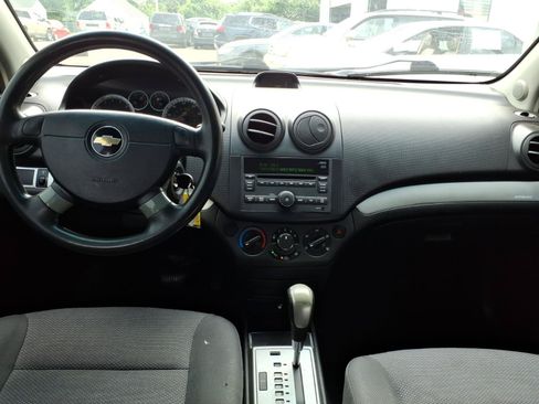 Used 2011 Chevrolet Aveo LT FWD image 7