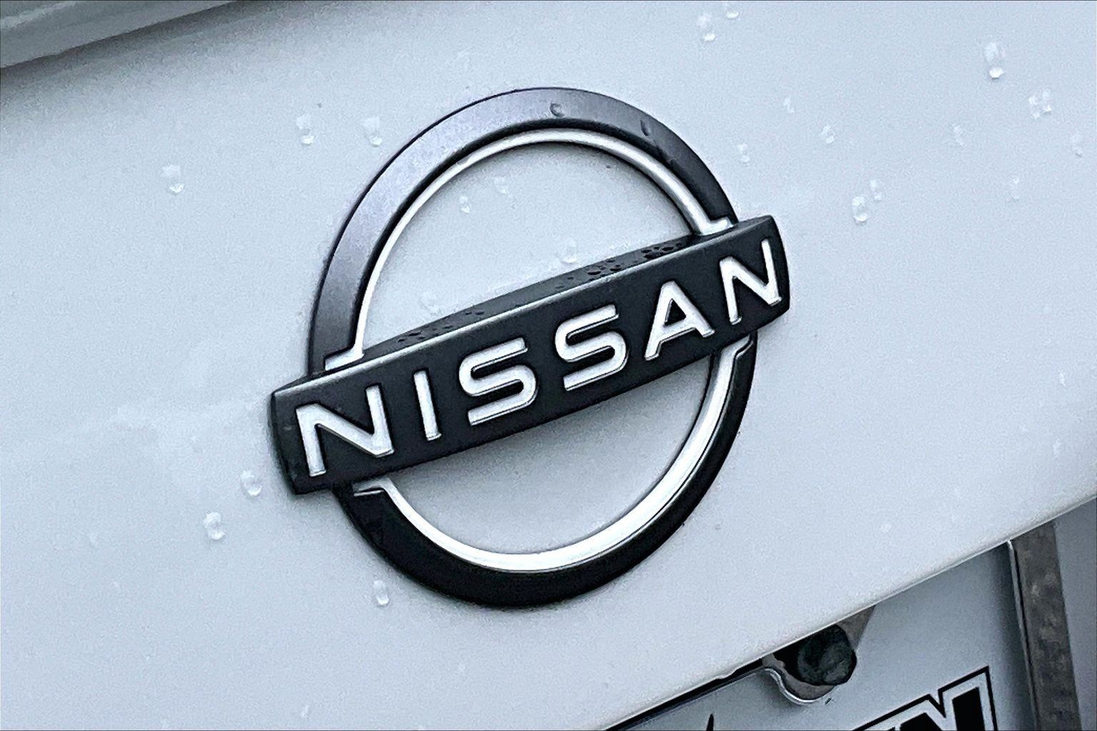 Used 2025 Nissan Versa SR w/ Trunk Package FWD image 34
