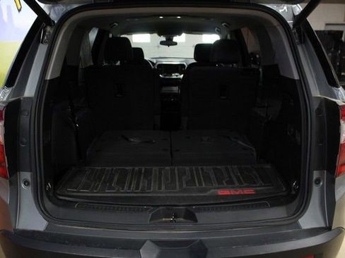 Certified 2023 GMC Acadia SLE w/ Driver Convenience Package FWD image 5