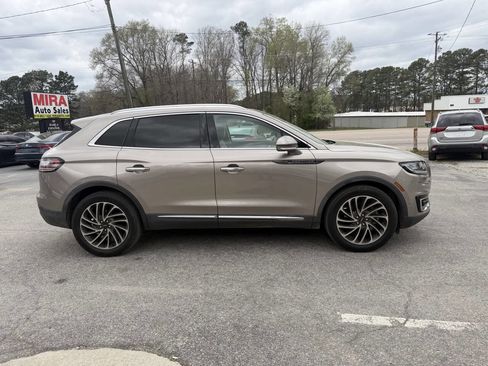 Used 2020 Lincoln Nautilus Reserve image 7