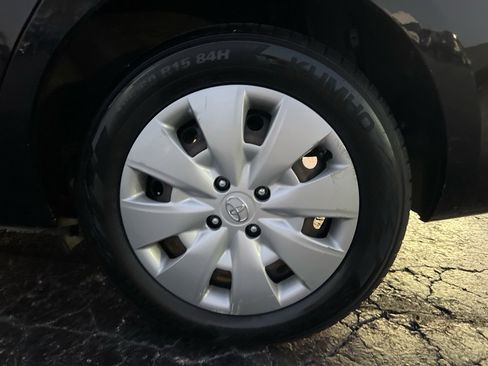 Used 2012 Toyota Yaris Sedan image 35