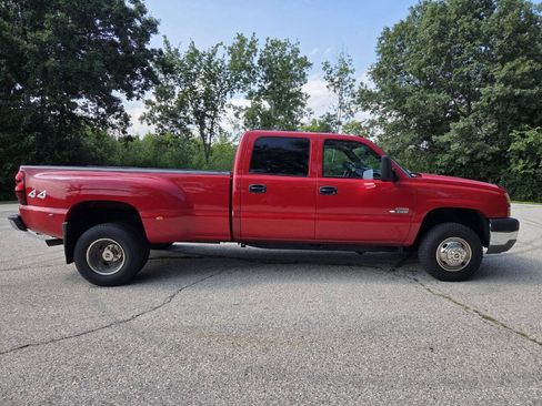 Used 2005 Chevrolet Silverado 3500 LS w/ Heavy-Duty Power Package AWD/4WD image 7
