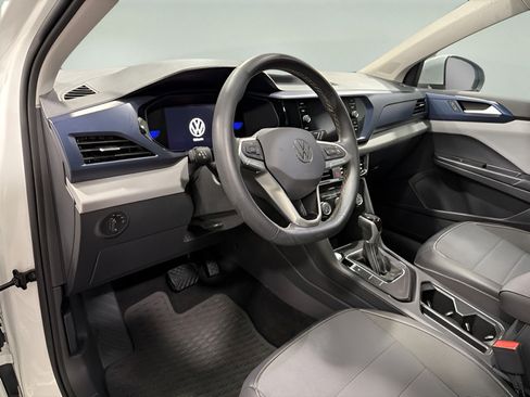 Used 2023 Volkswagen Taos SE w/ Panoramic Sunroof Package FWD image 10