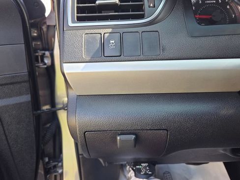 Used 2016 Toyota Camry SE FWD image 25
