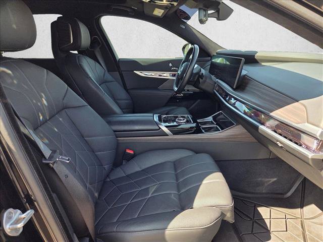 Certified 2025 BMW i7 xDrive60 AWD/4WD image 29