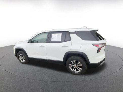 Used 2025 Chevrolet Equinox LT image 10