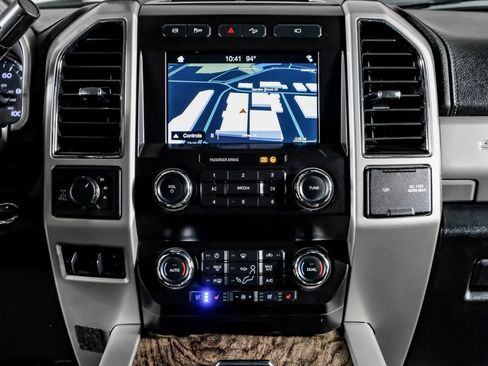 Used 2019 Ford F250 Lariat w/ Lariat Ultimate Package AWD/4WD image 24