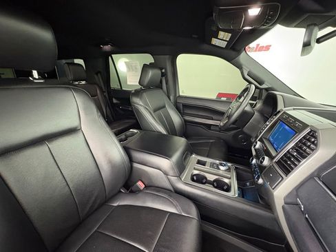 Used 2020 Ford Expedition XLT w/ Equipment Group 202A RWD image 40