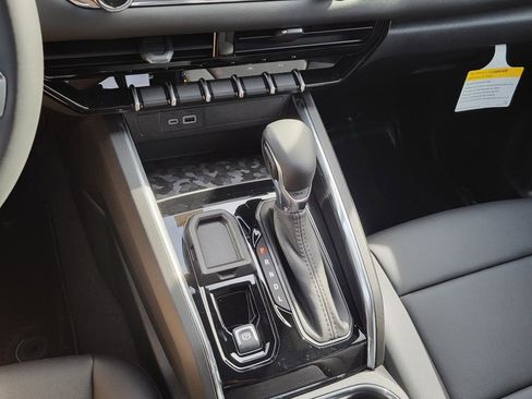 New 2026 GMC Canyon Elevation w/ Convenience Package image 11