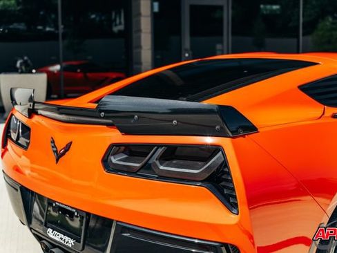 Used 2019 Chevrolet Corvette Stingray Coupe w/ Carbon Flash Badge Package RWD image 33