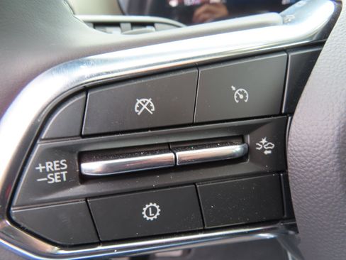 New 2025 Chevrolet Equinox LT w/ Convenience Package II image 16