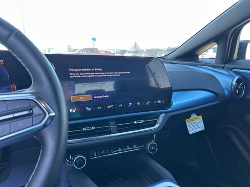 Used 2025 Chevrolet Equinox EV LT w/ Convenience Package image 19