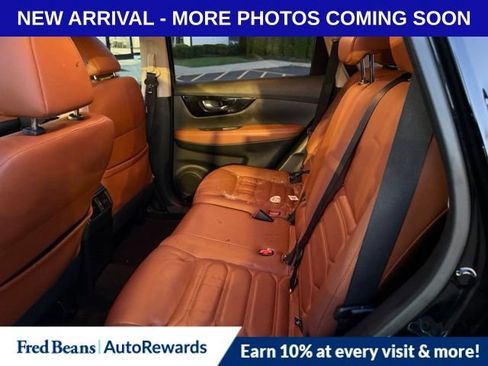 Used 2018 Nissan Rogue SL w/ Premium Package FWD image 11