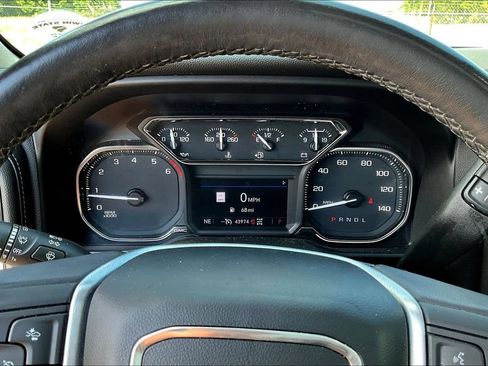 Used 2022 GMC Sierra 1500 SLT w/ SLT Premium Plus Package AWD/4WD image 16