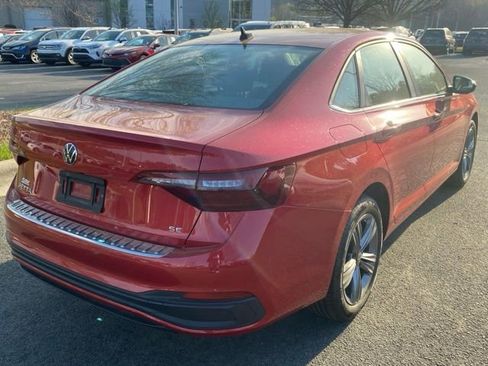 Used 2023 Volkswagen Jetta SE w/ Panoramic Sunroof Package image 11
