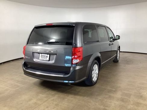 Used 2020 Dodge Grand Caravan SE FWD image 5