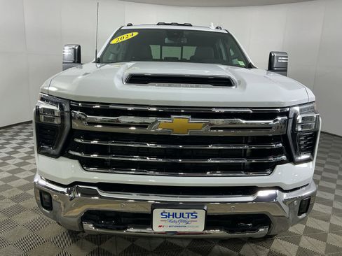 Used 2024 Chevrolet Silverado 2500 LTZ w/ LTZ Convenience Package image 3