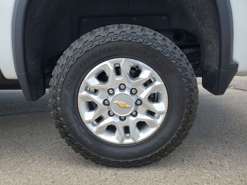 Used 2023 Chevrolet Silverado 2500 LT w/ Convenience Package AWD/4WD image 6