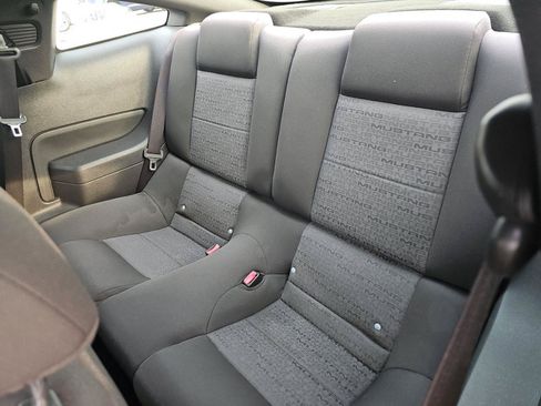 Used 2005 Ford Mustang Premium RWD image 12