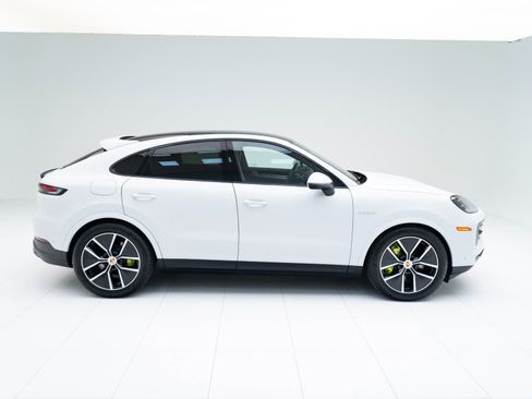 New 2026 Porsche Cayenne E-Hybrid Coupe image 8