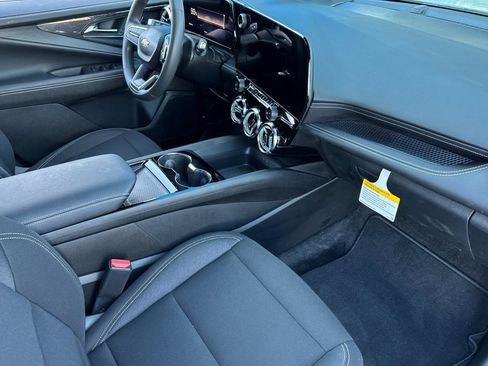 Used 2026 Chevrolet Blazer EV LT image 19