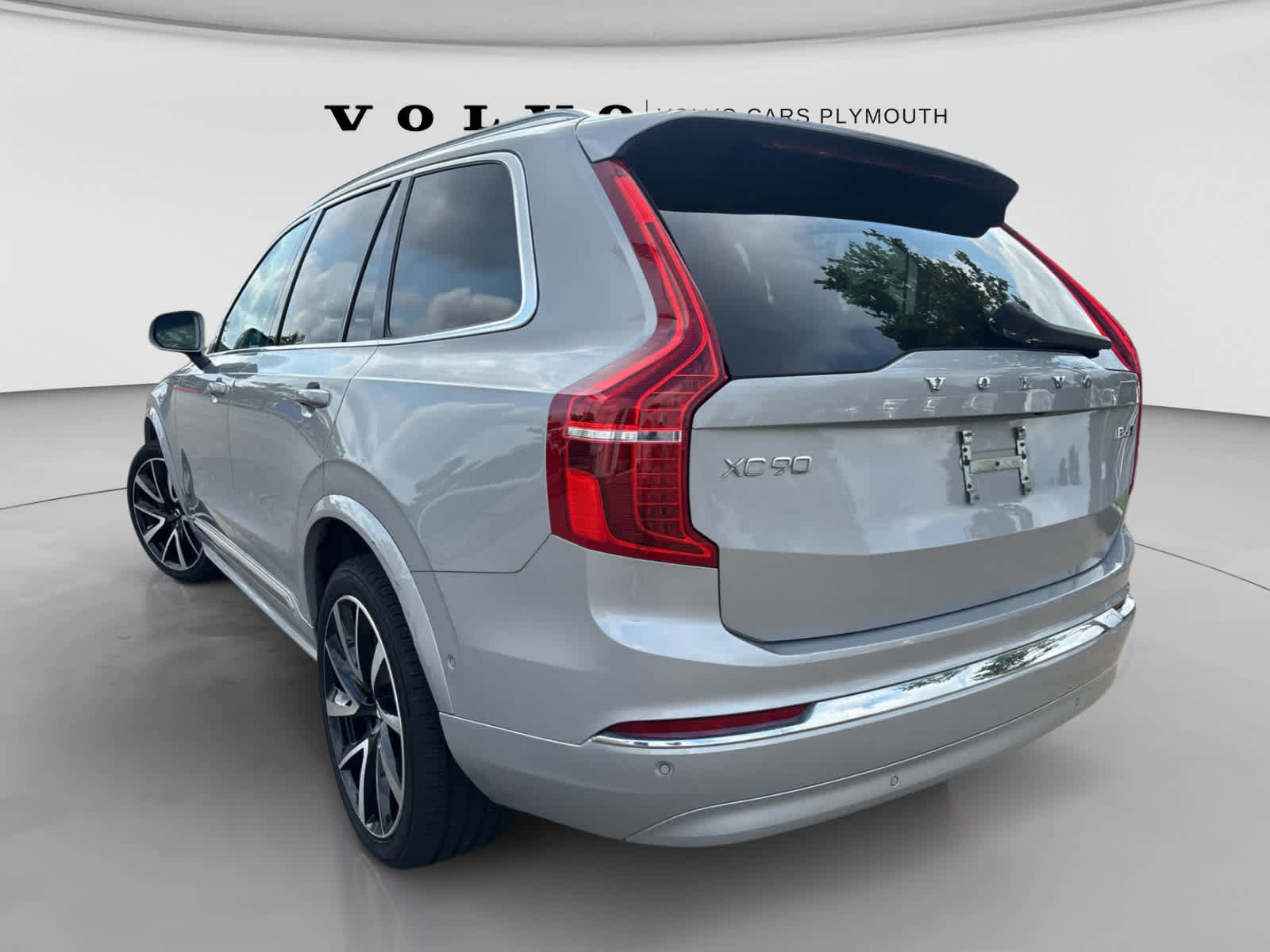 Used 2023 Volvo XC90 B6 Plus w/ Protection Package AWD/4WD image 6