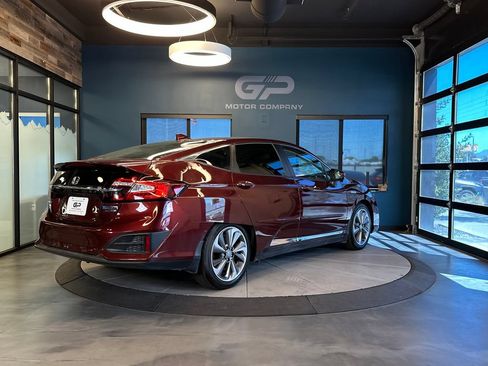 Used 2018 Honda Clarity Touring image 3