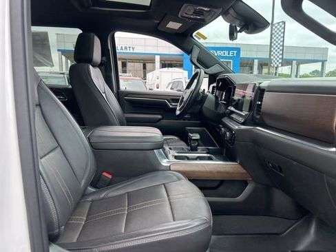 Used 2023 Chevrolet Silverado 1500 High Country w/ Technology Package AWD/4WD image 33
