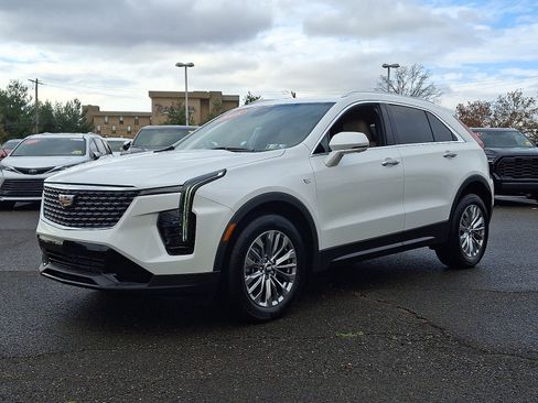 Used 2025 Cadillac XT4 Premium Luxury w/ Cold Weather Package image 3
