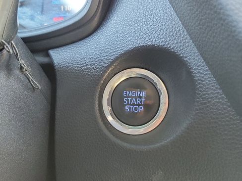 Used 2022 Toyota Corolla Cross LE image 26