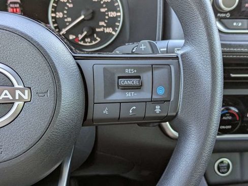 Used 2023 Nissan Rogue SV FWD image 24