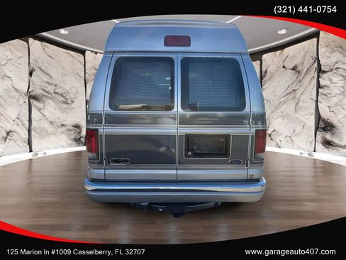 Used 2003 Ford E-150 and Econoline 150 Commercial Van 3D image 6