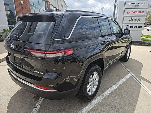 Used 2025 Jeep Grand Cherokee Laredo w/ Luxury Tech Group I image 11